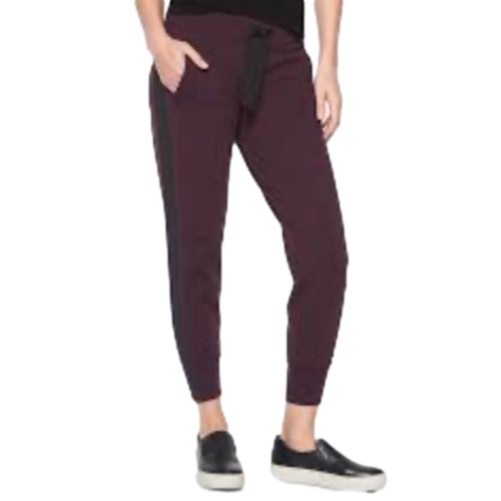 ATHLETA Metro Jogger Burgundy Black XS